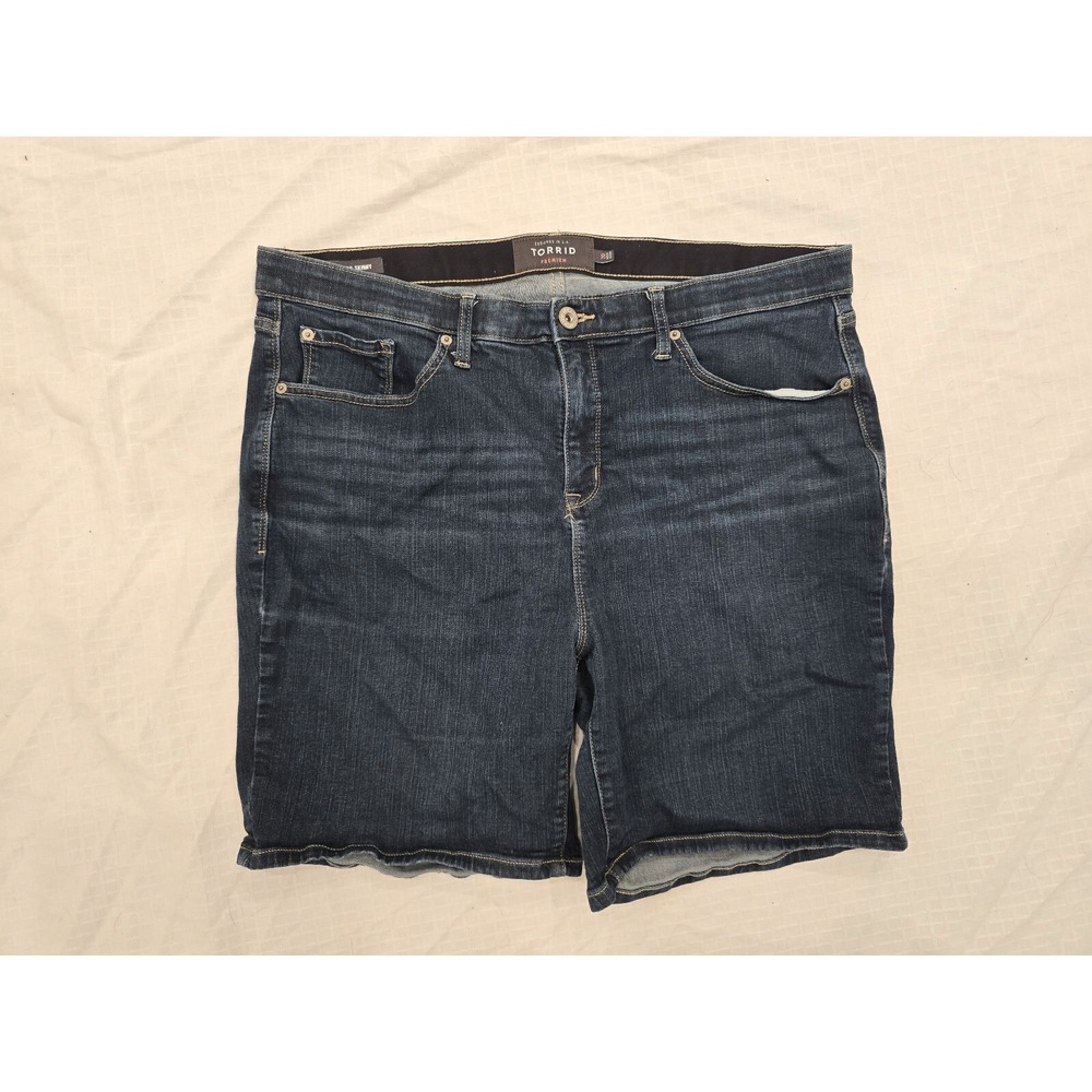 Torrid‎ denim stretch jeans shorts: Sky High Skinny fit, 8" Inseam Women's 20